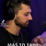 Šimon Bilina Instagram - +ŠIMON BILINA | PH+ SHOW – MEDAILON #primazoo #hadak #branickyzazrak #divadlonafidlovace #jansverak #podcast #czechpodcast #cocacola #camel #shipibo #šimonbilina #ph+show