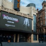 Céline Dion Instagram - From US to UK… to Germany and Canada… Celine is on billboards around the world! Thank you @AmazonMusic Listen to Celine’s [Re]Discover  playlist featuring songs from Celine’s entire career including the now iconic ‘Falling Into You’! Des États-Unis à l’Allemagne, en passant par l’Angleterre et le Canada… Céline est sur les panneaux d’affichages aux 4 coins de la planète ! Merci Amazon Music. Écoutez la liste de lecture [Re]Discover de Céline Dion incluant des chansons de l’iconique album “Falling Into You” : -Team Céline Link in bio / lien dans la bio #FallingIntoYou25 #FIY25