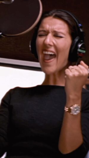 Céline Dion Instagram - From the Let’s Talk About Love vault, here’s the incredible 1997 studio session for « The Reason » featuring the amazing @carole_king and the legendary Sir George Martin.
-Team Celine
 👉 Link in bio

Extrait des archives de Let’s Talk About Love, voici l’incroyable session studio de 1997 pour l’enregistrement de « The Reason » avec Carole King et Sir George Martin.
-Team Céline
 👉 Lien dans la bio

 
#letstalkaboutlove25