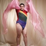 César Doroteo Instagram - ¡Gracias @betovargasmx por estas fotos maravillosas! Me encantó todo. Que siga brillando el #Pride por el amor y la fantasía de vivirnos como somos, plenos y felices. Que muchas voces sigan gritando y celebrando cada año, todos los días. #loveislove #gaypride Body @proteomx Tenis @pink.runway 👟 Mexico City, Mexico
