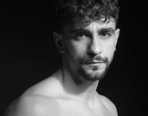 César Mateo Instagram - @antoniorubial.photo