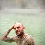 Cătălin Bordea Instagram - Poze cu scop matrimonial care spun despre mine că am fost model în anii ‘70 și mă scald în ape tulburi. Hotel Continental Forum Oradea