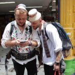 Cătălin Bordea Instagram - Diseară mă îmbrac în icoană, o femeie se uită la fundul meu, @nelucortea bagă in el și dansul nu e normal la vârsta mea. @americaexpressromania @mariannegotei @vladcazino
