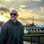 Cătălin Bordea Instagram - Poza clasică de pe site-urile de matrimoniale care arată clar că sunt o fire complicată și imi plac turnurile.