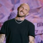 Cătălin Bordea Instagram - Cu mari emoții vă zic că din 8 Decembrie se lansează în toate cinematografele din țară Specialul “Teoria Conspirației”. A Fost scris și performat într-un an foarte greu și le multumesc tuturor oamenilor care mi-au fost alături în sălile de spectacol și cei care mi-au dat aripi pe youtube. Fără voi nu ar fi fost posibil.