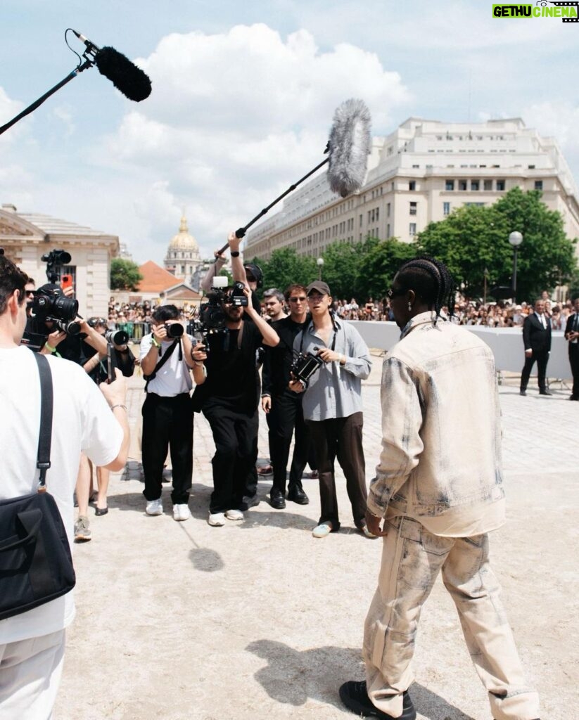 Caleb McLaughlin Instagram - Fashion week with Dior was innovative 🤍 #DiorSummer24