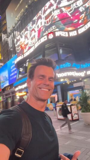 Cameron Mathison Instagram - Woo hoo! I’m on @goodmorningamerica today with the amazing @welcometolaurasworld talking General Hospital, my health update, my upcoming Christmas movie on Great American Family… and who know what else🤪
I was a special correspondent on GMA for many years and so happy to be back:)
#gh #crew #greatamericanfamily