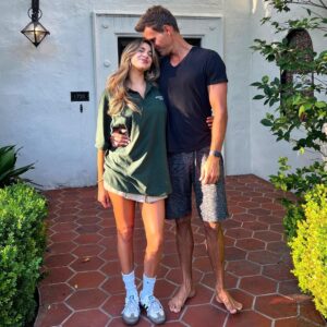 Cameron Mathison Instagram - The last, first day of school photo🥹😥❤️
So incredibly proud of my HS senior🙏🏼
#senioryear 
#classof2024 
#daddysgirl