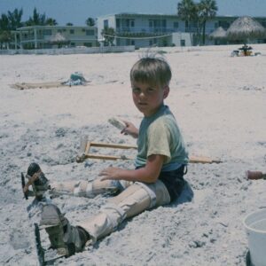 Cameron Mathison Instagram - In honor or Rare Disease Day I’m posting about the rare degenerative bone disease I had as child: 
Legg Calve Perthes Disease.
I was diagnosed at two years old and wore this leg brace night and day for 4 years to allow my femur bones to harden and support my body. 
The treatment has come a long way since then, but still so much to learn about this rare disease.
@leggcalveperthes and @pertheskids are two great organizations to support and  to learn more🙏🏼
#rarediseaseday 
#rarediseaseawareness 
#leggcalveperthes