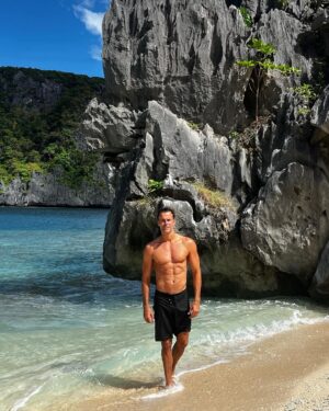 Cameron Mathison Instagram - pics or it didn’t happen
(last one is my fave)
#philippines 
#photodump