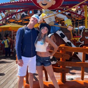Cameron Mathison Instagram - I can’t believe you’re 17🥺
17 years of memories, smiles, laughs, and love.  These are the only things I can think of right now as I look at you proudly, grateful that I have such an incredible daughter in my life❤️
#prouddad 
#love
#17yearsold 
#daddysgirl❤️