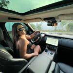 Camila Loures Instagram – MEU CARRO NOVO 🩶 Toda Gloria a Deus 🙏🏽 Mais uma conquista .. pra fazer duplinha com a G63 veio ai a Range Rover 🫶🏽 video no canal mostrando meu carro novo 🙌🏽