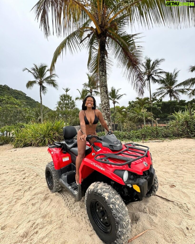 Camila Loures Instagram - 🏝🌊☀❤ - Quem ta acompanhando os stories da viagem? Maresias, Sao Paulo, Brazil