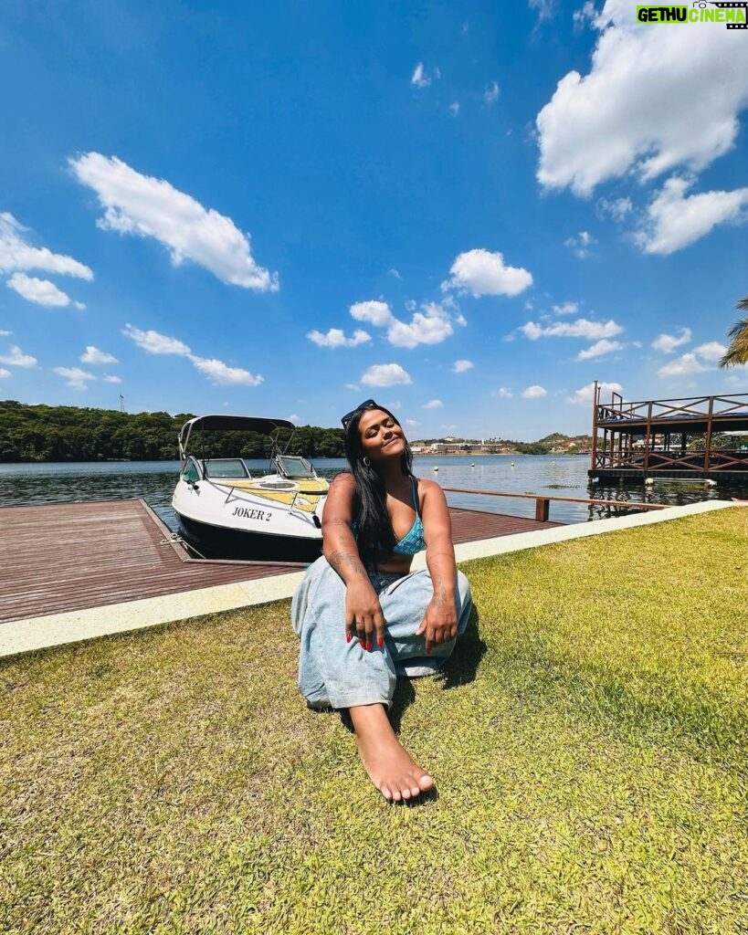 Camila Loures Instagram - Sabadinho de 31º ☀️🫶🏽 Condomínio Aldeias Do Lago