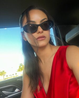 Camila Mendes Instagram - congrats alex and alex!!! a wedding for the ages @al_ty 👰🏻‍♀️🌴♥️