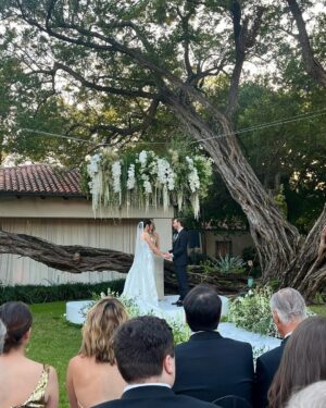 Camila Mendes Instagram - congrats alex and alex!!! a wedding for the ages @al_ty 👰🏻‍♀️🌴♥️