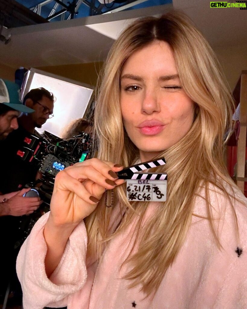 Camila Queiroz Instagram - 🎥🎬🎞️ on set #BelezaFatal @hbomaxbr