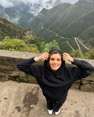 Camila Queiroz Instagram - 48hrs no frio de 7ºC ⛰️
viemos a trabalho mas mal posso esperar pra voltar e conhecer melhor os cânions catarinenses.