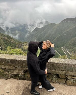Camila Queiroz Instagram - 48hrs no frio de 7ºC ⛰️
viemos a trabalho mas mal posso esperar pra voltar e conhecer melhor os cânions catarinenses.