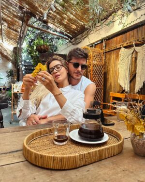 Camila Queiroz Instagram - 🌼🥰☕️🥞🫶🏼
@klebbertoledo