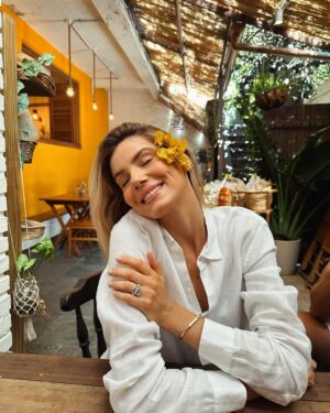 Camila Queiroz Instagram - 🌼🥰☕️🥞🫶🏼
@klebbertoledo