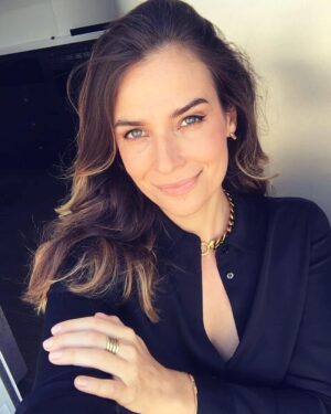 Camilla Arfwedson Instagram - If you love a courtroom drama like I do check out ‘The Lincoln Lawyer’ out on Netflix on Friday 💫
