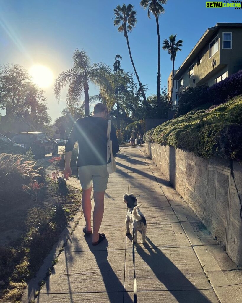 Camilla Arfwedson Instagram - Afternoon walk to find some ice cream 🍨