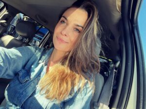 Camilla Arfwedson Instagram - Suns a comin' 🫶 and just had ANOTHER fabulous facial @formulafig if you're in LA try out their new facial bar in Weho 💚 ☀️