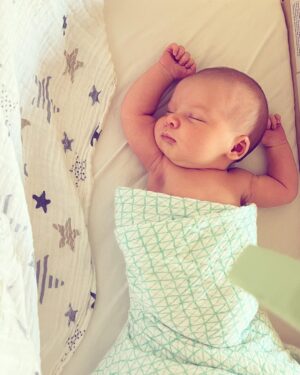 Camilla Arfwedson Instagram - 3 weeks of baby Auro 💫