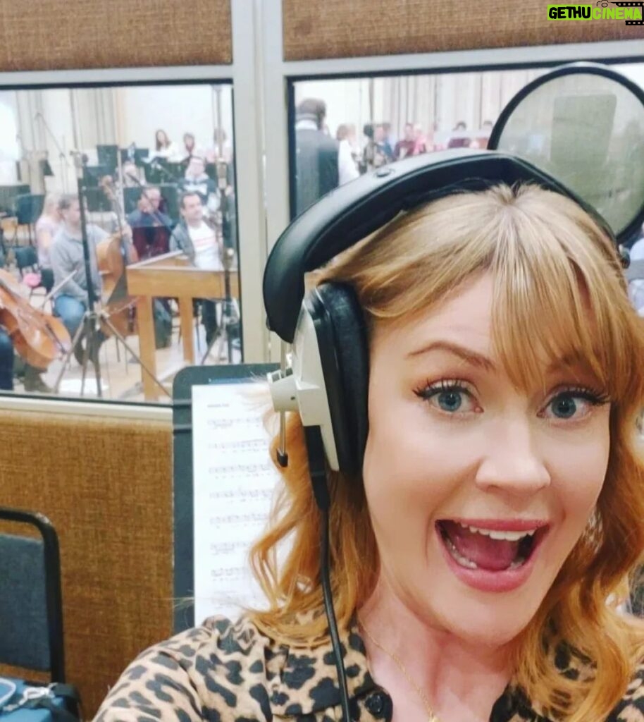 Camilla Kerslake Instagram - Slide 2 = me in a nut shell. Slide 1; playing it cool recording with the @royalphilorchestra & @cityoflondonchoir 😉 Henry Wood Hall