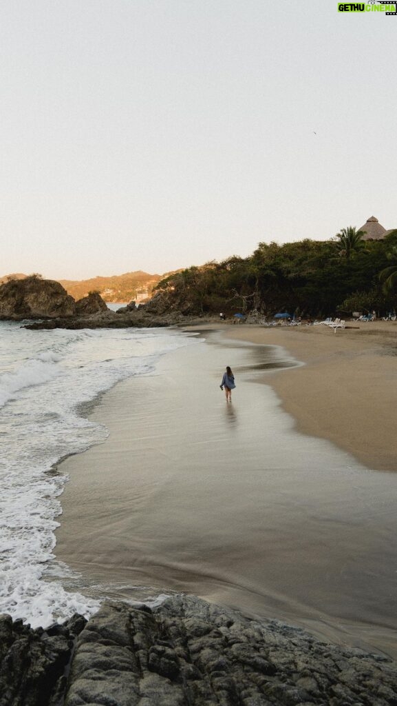 Camille D. Sperandio Instagram - Ceci est ton signe pour booker ta prochaine destination soleil à petit prix! 🐚🌞🌊🌮🐠 C’est prouvé, le soleil a plusieurs propriétés bénéfiques sur le bonheur, alors pourquoi passer à côté? @aircanadavacations offre plusieurs forfaits vacances au soleil et tu pourrais économiser jusqu’à 40%*! C’est le temps de réserver, dès maintenant! #NosRêvesVoyagent - pub