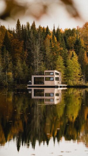 Camille D. Sperandio Instagram - Imagine dormir dans un chalet flottant 🍂 Sauvegarde ce reel et envoie le à la personne avec qui tu aimerais y aller ! 

Merci @boraborealqc pour l’invitation!