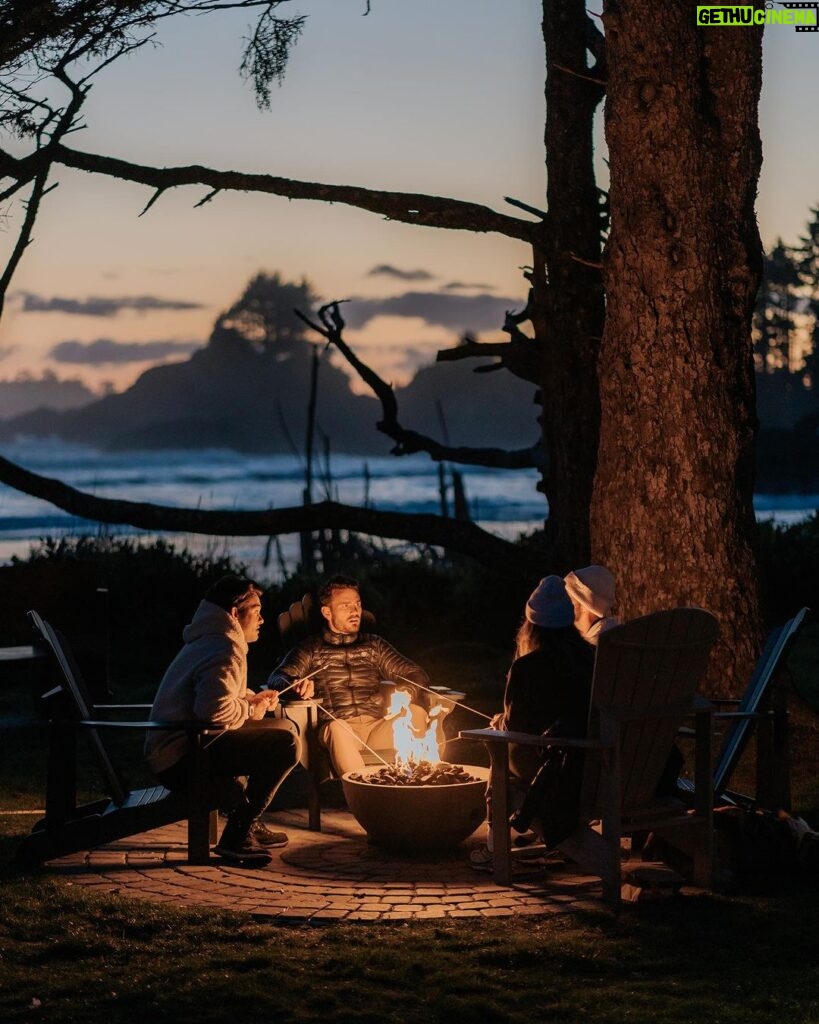 Camille D. Sperandio Instagram - il y a un an, on revenait à Montréal après nos 5 mois à vivre dans notre roulotte à Tofino. 5 mois de liberté et de prise de conscience qui m’ont fait grandement évoluer. Forever grateful 🤍🫶🏼 Tofino, British Columbia