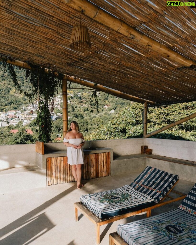 Camille D. Sperandio Instagram - engage-moi pour te booker les plus beaux airbnb ever 👌🏻 @theseedhabitat 🌿🌀🌋 Tzununá Lake Atitlán Guatemala