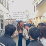 Can Yaman Instagram – Japanese fans are surrounding me for a selfie in Rome while I was finally giving myself a day off yesterday in the lovely streets. 
I tried to find out how they would even know me in Japan, apparently they have limited use of English so I had to repeat my question several times. Perhaps it should be “Viola Come il Mare” effect as it was sold to Japan back in the time which was an astonishment for us. Well, that was a joyful moment, and the world happens to be your oyster one more time.

🇯🇵🇮🇹🇹🇷 Rome, Italy
