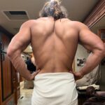 Can Yaman Instagram - I’m quite hyped up that soon enough is going to start off a new adventure for me. I did have a huge self sacrifice period for El Turco during the times of shooting and before, great preparations and everything. Now that it’s been brought to an end successfully, and right after that, a different type of challenge with Viola 2 is done and over with, it’s time for an another enormous burden on my shoulders back again with Sandokan. ( This one is a symbolic photo from El Turco camper whilst getting the costume prepped for a scene. Around 100-102 kg here) Recently I’m tied up with revolutionizing my body with a diverse range of trainings, and with various diets to shake myself up. I’m feeling that the weight of responsibility is great deal and I believe I will handle it with patience, confidence and grit. I’ll bring you all up to speed about the developments when necessary.