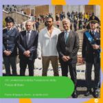 Can Yaman Instagram - “Ampio è il sentimento dell'altruismo ed immensamente grande l'aiuto che concretamente si può dare al prossimo diventando donatori. La Polizia di Stato da tempo promuove e sostiene un gesto così nobile e spesso indispensabile”. Queste le parole del Presidente Nazionale DonatoriNati Claudio Saltari: un inno alla vita. Oggi @canyaman in occasione del 171° anniversario della Fondazione della Polizia di Stato, insieme con il Capo Della Polizia Lamberto Giannini e il Ministro dell'Interno Matteo Piantedosi hanno ricordato ai cittadini l’importanza del donare. L’invito è rivolto soprattutto ai giovani, protagonisti di #breakthewalltour: sono loro il nostro futuro. Insieme per un mondo diverso e in ascolto, dove la possibilità di una vita migliore dipende anche dal nostro impegno. Evento in collaborazione con il @policlinico.umberto1 di Roma   Partner tecnici: @dolcegabbana @mercedesbenzitalia #canyaman #canyamanforchildren #amoregeneraamore #AnniversarioPolizia #essercisempre #donatorinati #failasceltagiusta @poliziadistato_officialpage