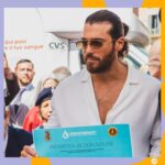 Can Yaman Instagram - “Ampio è il sentimento dell'altruismo ed immensamente grande l'aiuto che concretamente si può dare al prossimo diventando donatori. La Polizia di Stato da tempo promuove e sostiene un gesto così nobile e spesso indispensabile”. Queste le parole del Presidente Nazionale DonatoriNati Claudio Saltari: un inno alla vita. Oggi @canyaman in occasione del 171° anniversario della Fondazione della Polizia di Stato, insieme con il Capo Della Polizia Lamberto Giannini e il Ministro dell'Interno Matteo Piantedosi hanno ricordato ai cittadini l’importanza del donare. L’invito è rivolto soprattutto ai giovani, protagonisti di #breakthewalltour: sono loro il nostro futuro. Insieme per un mondo diverso e in ascolto, dove la possibilità di una vita migliore dipende anche dal nostro impegno. Evento in collaborazione con il @policlinico.umberto1 di Roma   Partner tecnici: @dolcegabbana @mercedesbenzitalia #canyaman #canyamanforchildren #amoregeneraamore #AnniversarioPolizia #essercisempre #donatorinati #failasceltagiusta @poliziadistato_officialpage