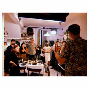 Cara Theobold Instagram - We made a film, we wrapped a film, we’re definitely delirious in these photos. Congratulations to @serpicleo1 and @maevademurger for being the writing/directing/producing/acting force that you are and for bringing together this incredible cast and crew 🔥

Watch. This. Space. #NobodyListensAnymore