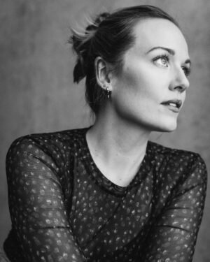 Cara Theobold Instagram - 🖤⚡️📸 @yellowbellyphoto