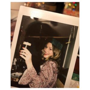Cara Theobold Instagram - Cheers loves and Merrrrrry Christmas! 
Sending you love wherever you are and whatever your Christmas looks like this year ♥️🎄(mine looks like a roast potato induced food coma, ho ho ho!)