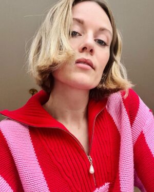 Cara Theobold Instagram - Can’t believe I didn’t do a haircut announcement post 🙏🏻