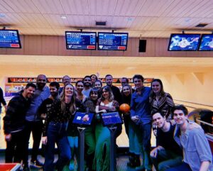 Cara Theobold Instagram - God I had a good birthday! ❤️🎳
Thank you to my spectacular friends for bringing their A game and to @samgswann for making all my cookie birthday cake dreams come true. No joke wanted one of them my entire life. 
Birthdaaaaaayyyyyyyyyyyy ✨✨✨✨✨✨✨✨