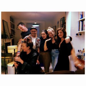 Cara Theobold Instagram - We made a film, we wrapped a film, we’re definitely delirious in these photos. Congratulations to @serpicleo1 and @maevademurger for being the writing/directing/producing/acting force that you are and for bringing together this incredible cast and crew 🔥

Watch. This. Space. #NobodyListensAnymore