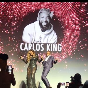 Carlos King Instagram - Honored to be HONORED with the Visionary in Television award by @sheenmagazine presented to me by @melodysholt who made me cry 😢 with her speech. Grateful and thankful 🙏🏽❤️ #lamh #lamdc #lamdt #bellecollective