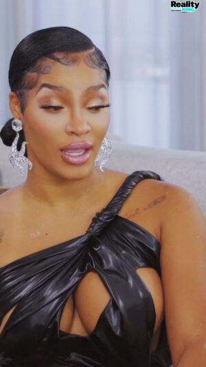 Carlos King Instagram - My EXCLUSIVE with @joseline is up NOW on my YouTube channel where we talk about EVERYTHING!!! 🤯 Link in bio! #realitywiththeking #joselinescabaret #lhhatlanta
