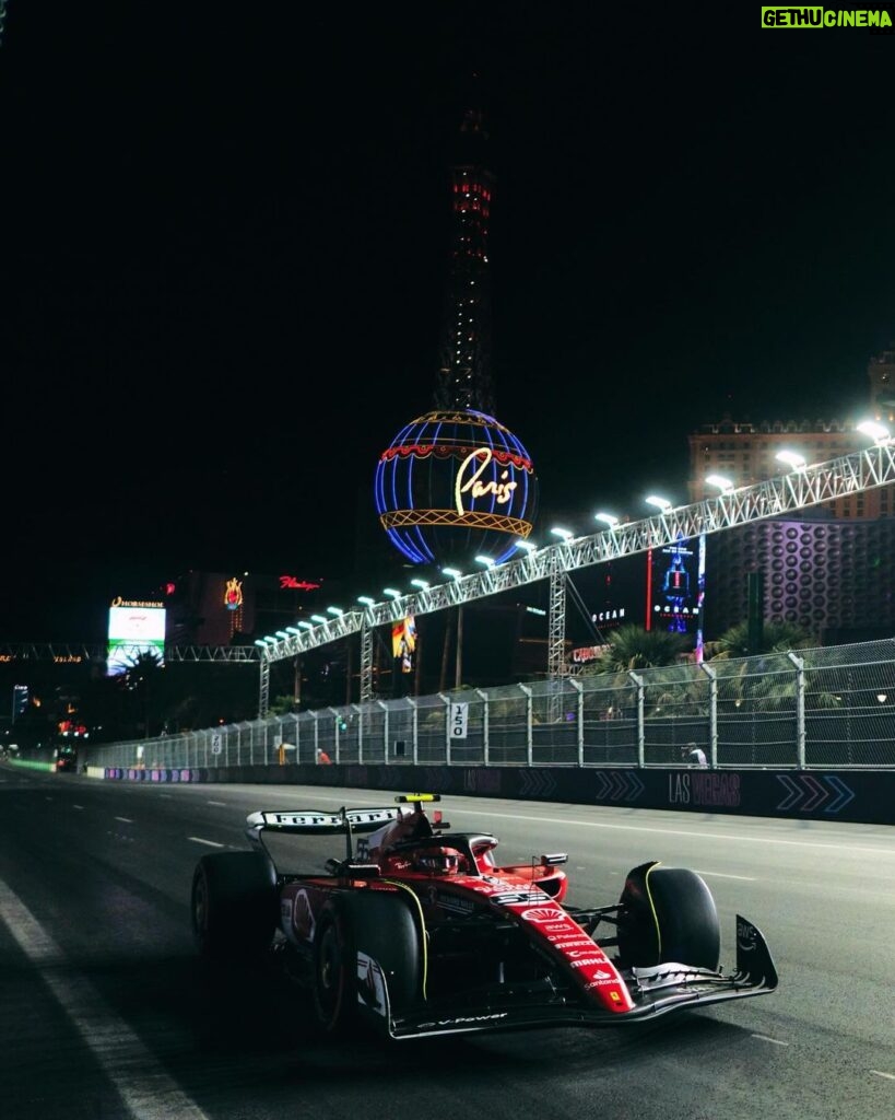 Carlos Sainz Jr. Instagram - Damage limitation after the penalty and very important points for the Constructors'. Let’s go to Abu Dhabi! 🙌🏻 Limitamos daños después de la sanción y sumamos puntos muy importantes para el Mundial de Constructores. Vámonos a Abu Dabi! 🙌🏻 - #carlossainz Las Vegas Strip