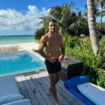 Carlos Sainz Jr. Instagram – Bahamas dump 🏝️
Ready for Vegas! ♠️♦️