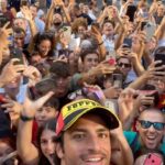 Carlos Sainz Jr. Instagram - Grazie a tutti! 🙌🏻 Really looking forward to this weekend! 💥 - #Carlossainz Milano, Italia
