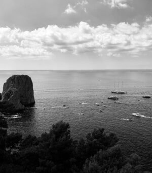Carmine Buschini Instagram - Campania, 1 settembre 

La fine delle vacanze estive è un po’ come un vecchio film in bianco e nero: ti genera nostalgia ma ti registra una carrellata di ricordi fatti di luoghi e persone che porterai sempre con te. E voi siete pronti a ricominciare? 💪🏻 

Un abbraccio 💙